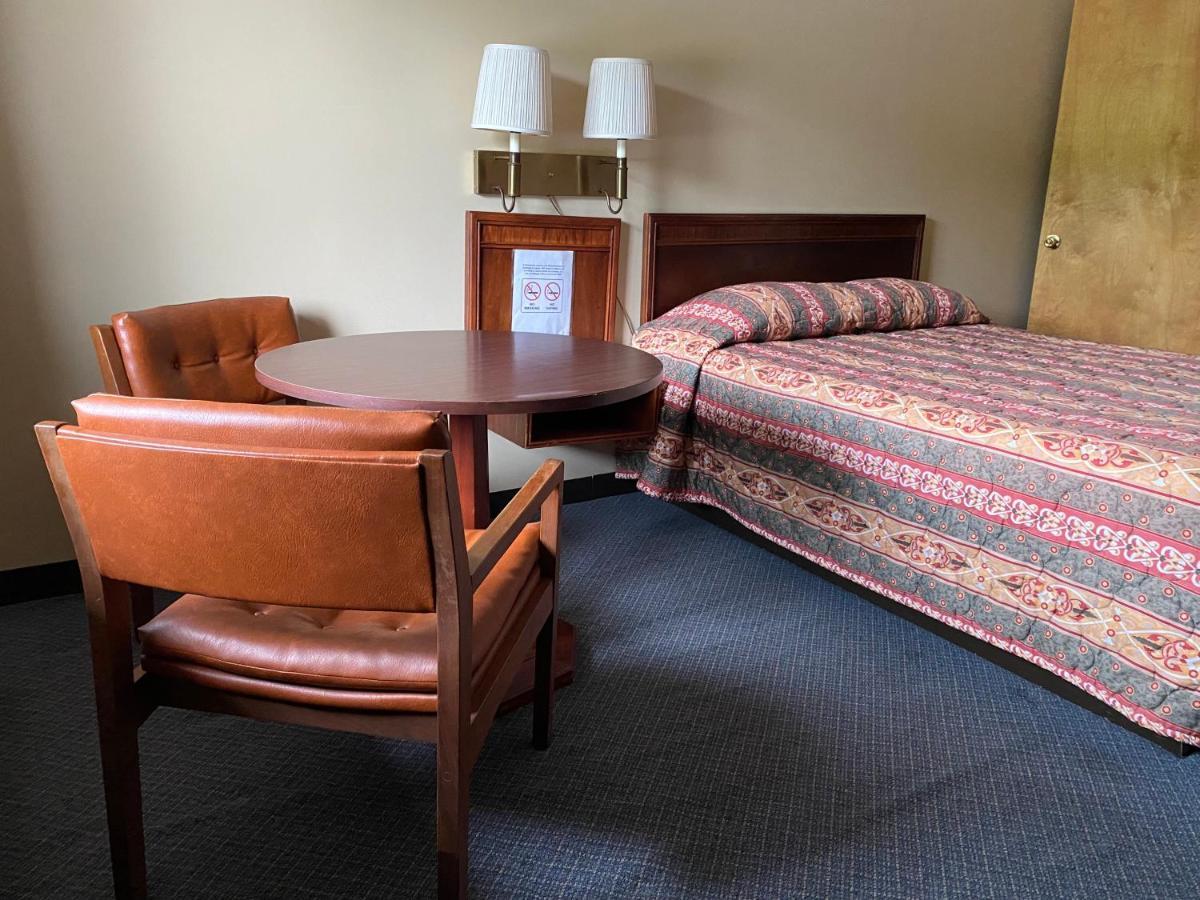 The Hemlock Inn Loudonville Eksteriør bilde